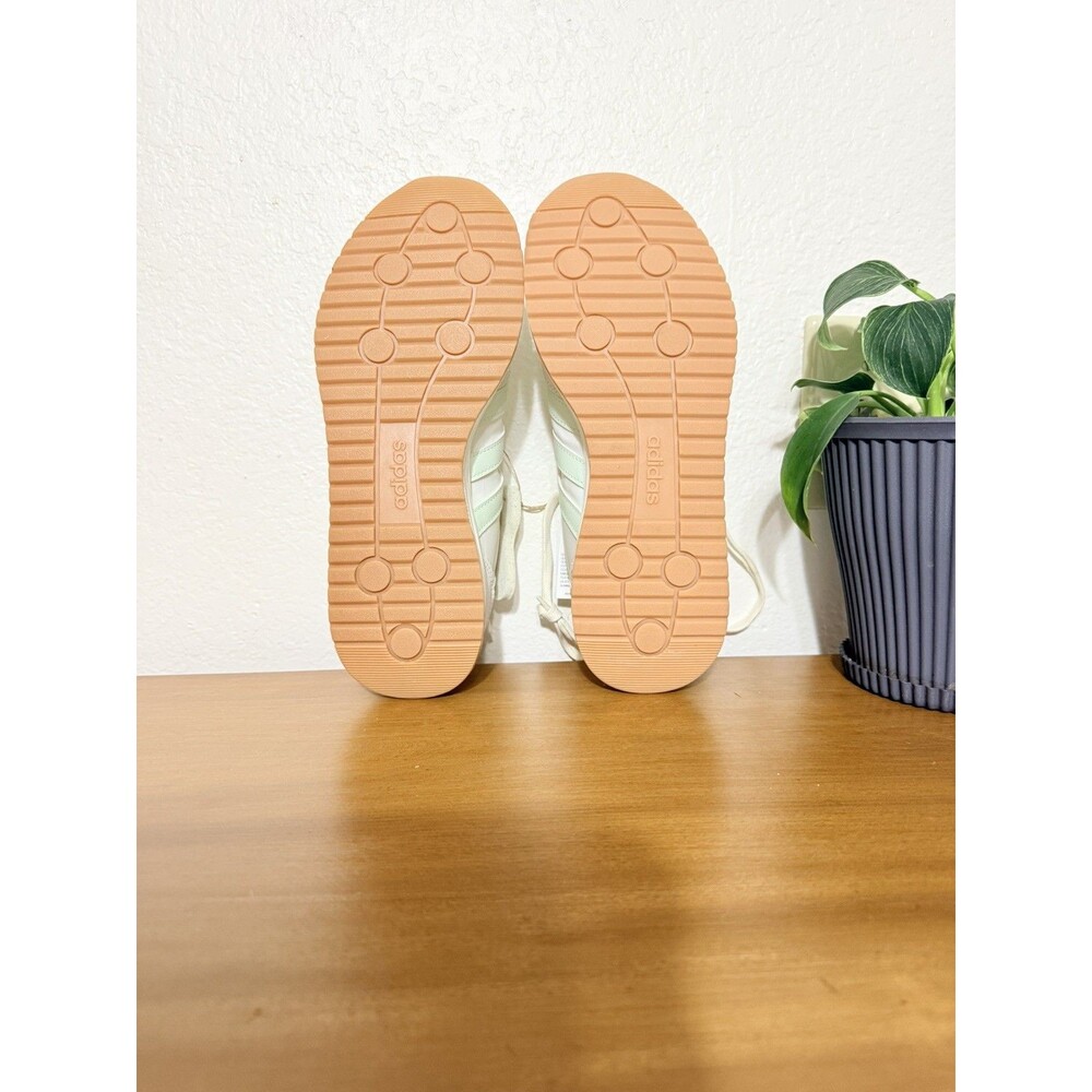 Adidas Run 70s 2.0 Sneaker Off White / Linen Green / Gum J14914 Womens 9.5 - Picture 6 of 10